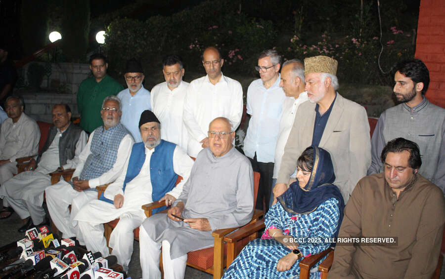 J&K: Govt issues notification scrapping Article 370