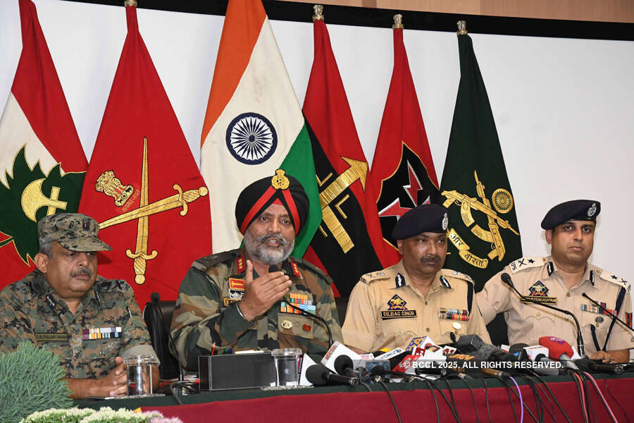 J&K: Govt issues notification scrapping Article 370