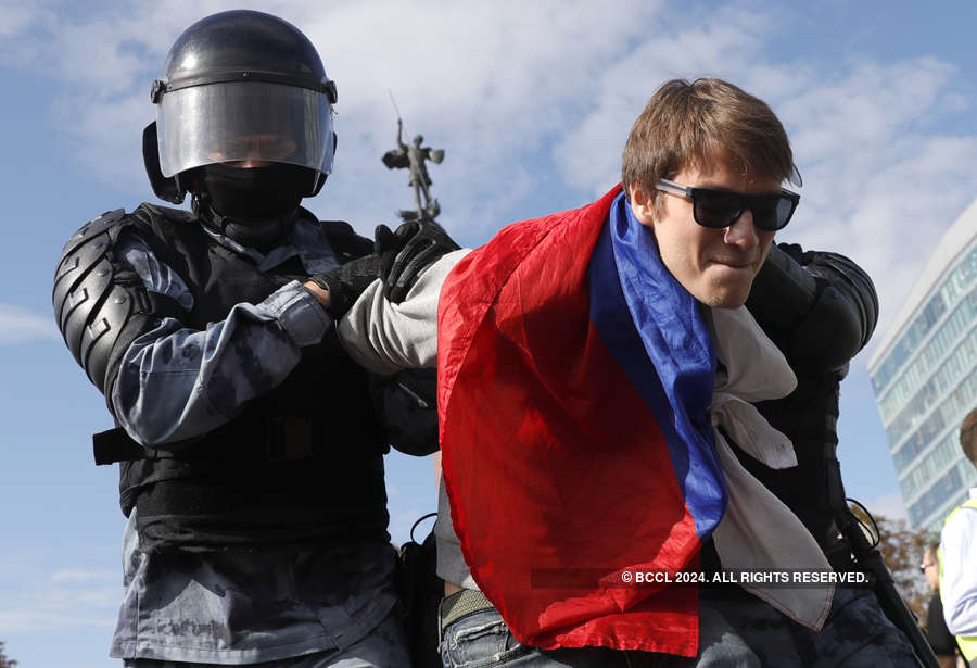 Russia detains over 1000 in opposition crackdown in Moscow