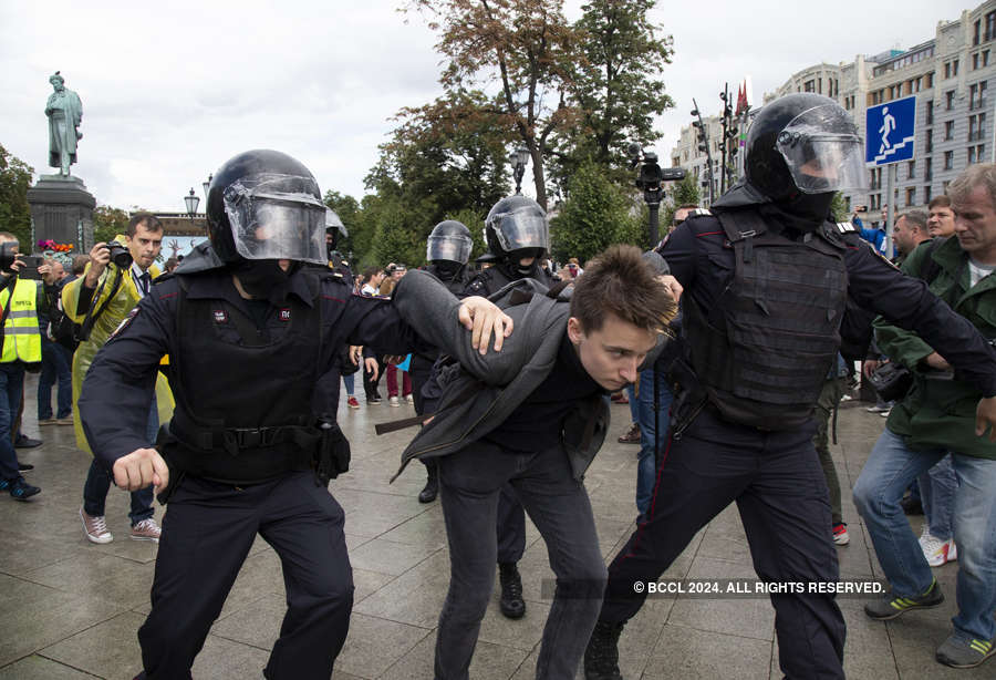 Russia detains over 1000 in opposition crackdown in Moscow