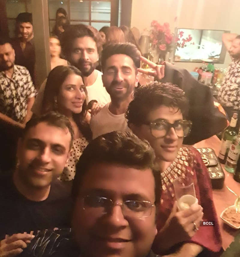 Celebs have a gala time at Jackky Bhagnani's house party