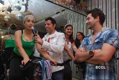 Neil inaugurates 'Topspin' studio