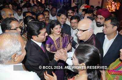 Nitin Gadkari son's reception