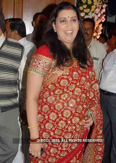 Nitin Gadkari son's reception