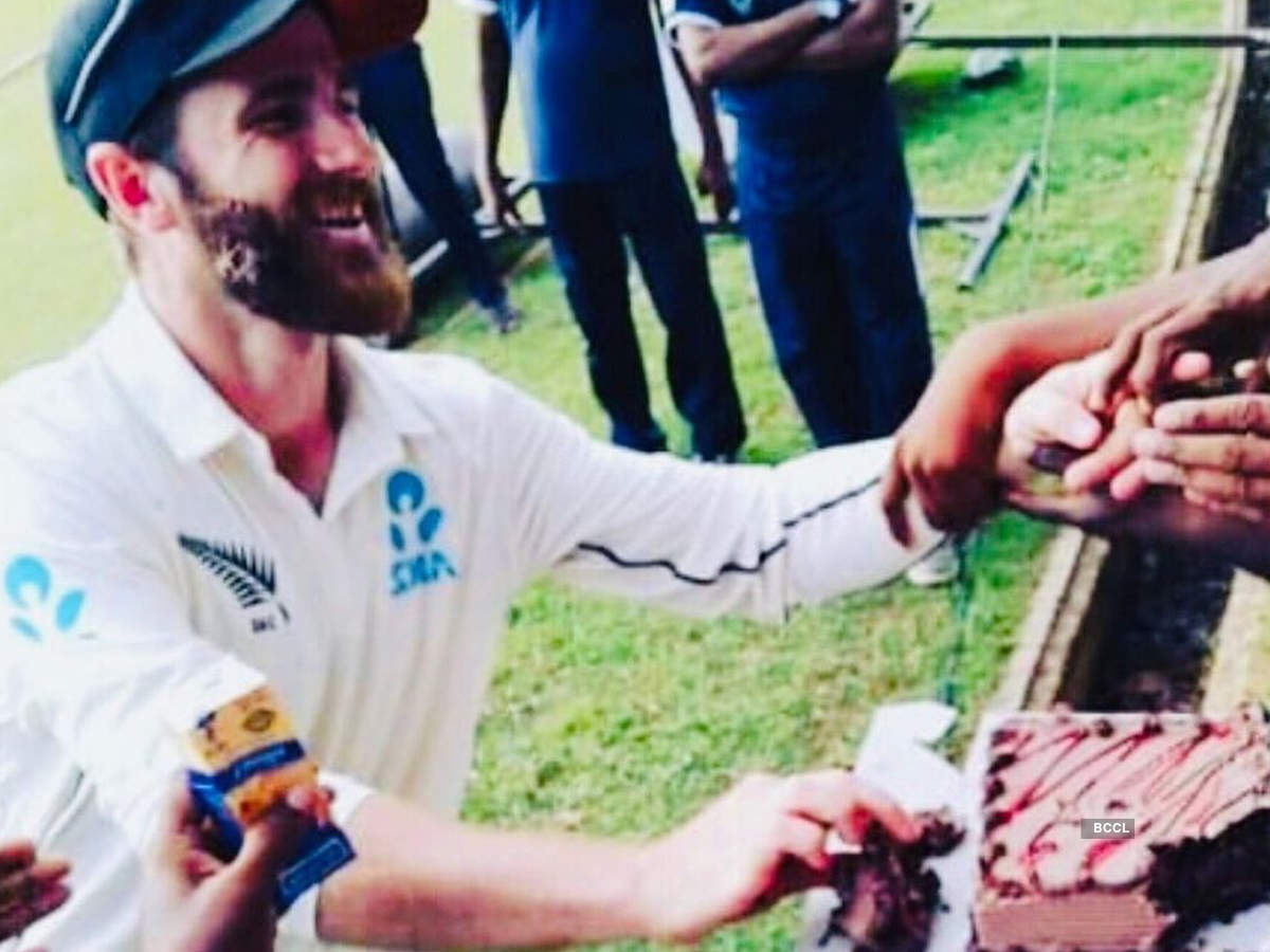 NZ captain Kane Williamson eats birthday cake from Sri Lankan fan