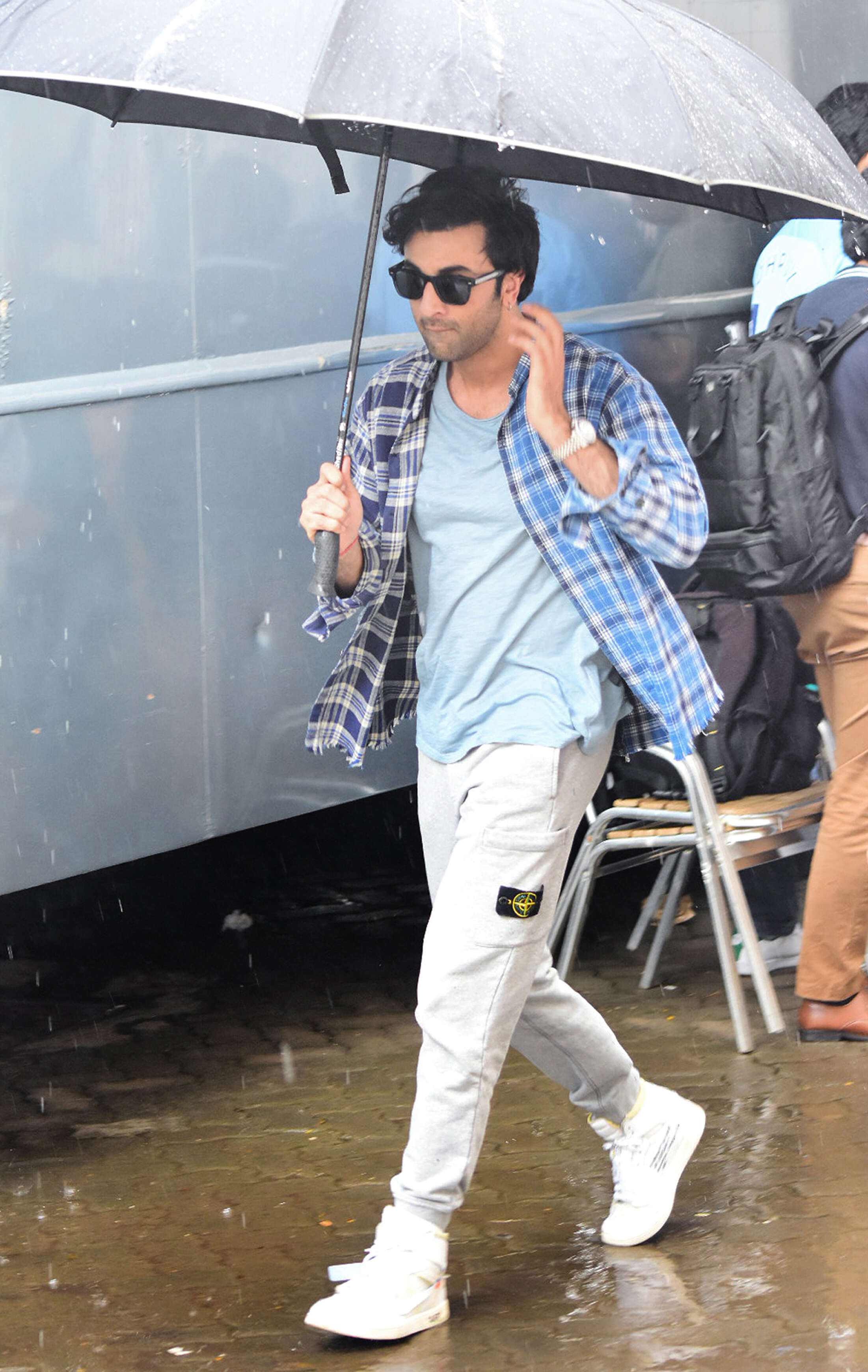 ranbir kapoor white t shirt