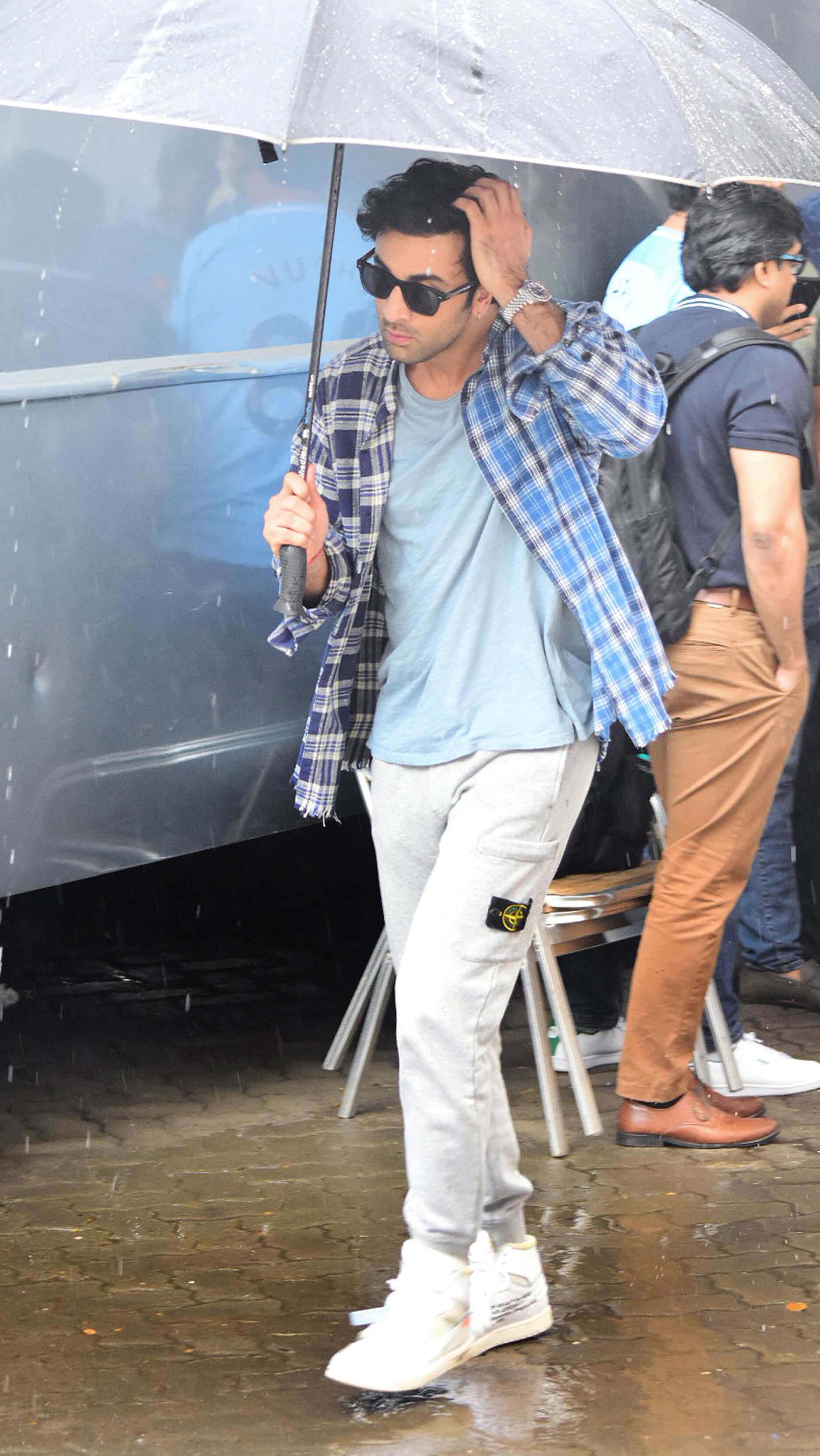 ranbir kapoor white t shirt