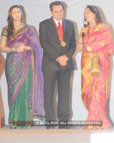 Dharmendra, Rajini at 'Ashram'