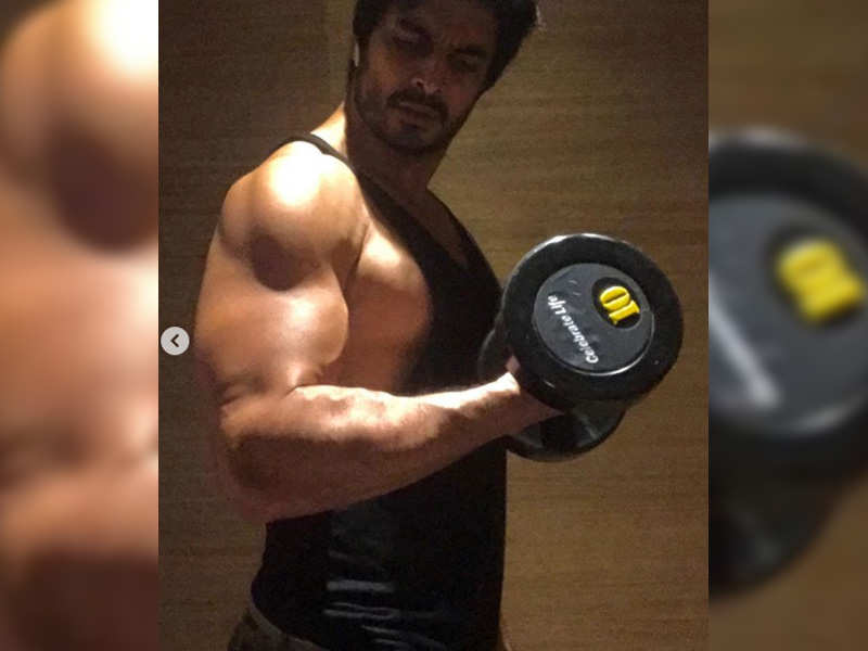 Gashmeer Mahajani is giving out major Monday motivation with his latest workout picture