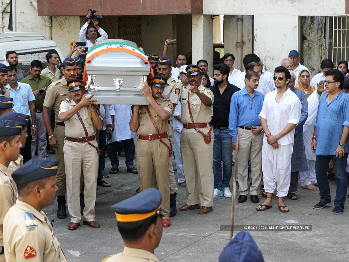 Celebs gather to pay last respects to legendary music composer Khayyam