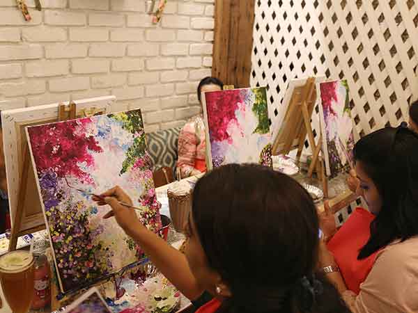 Mumbaikars Try Cherry Blossom Finger Painting Events Movie News Times Of India