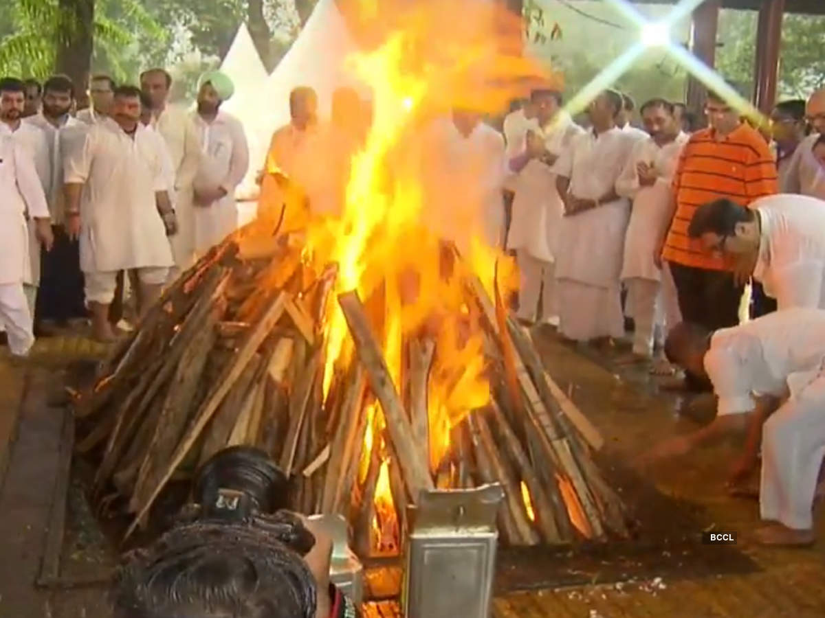 Arun Jaitley's funeral pictures: Former finance minister cremated with full state honours
