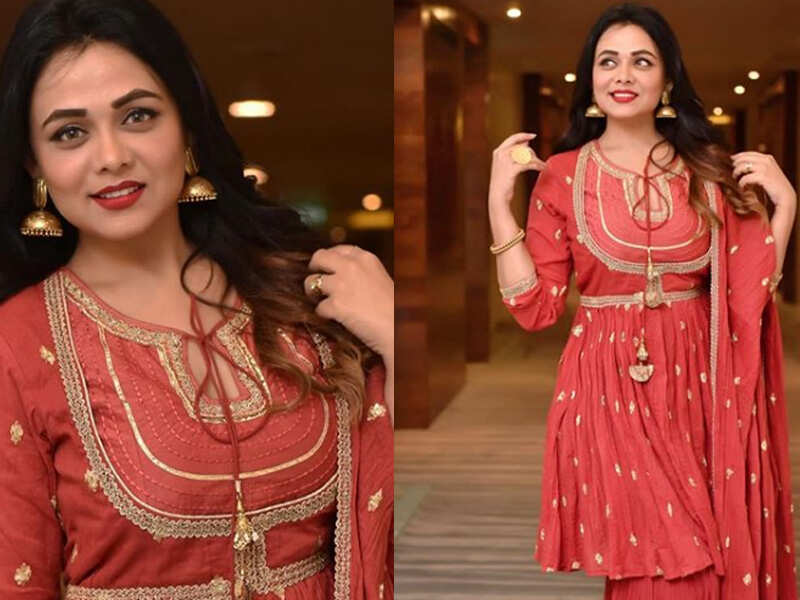 Photos: Prarthana Behere keeps it simple as she flaunts her traditional wear