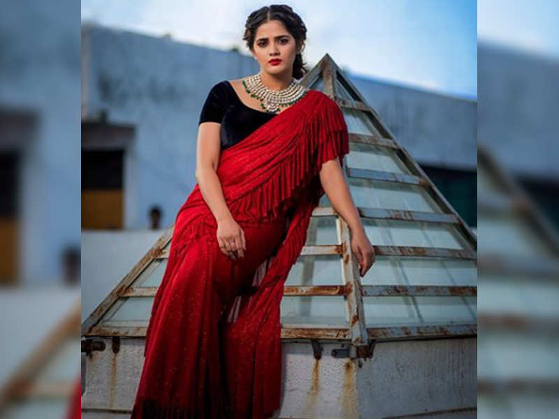 Bhagyashree Mote shows off her regal side in an elegant saree