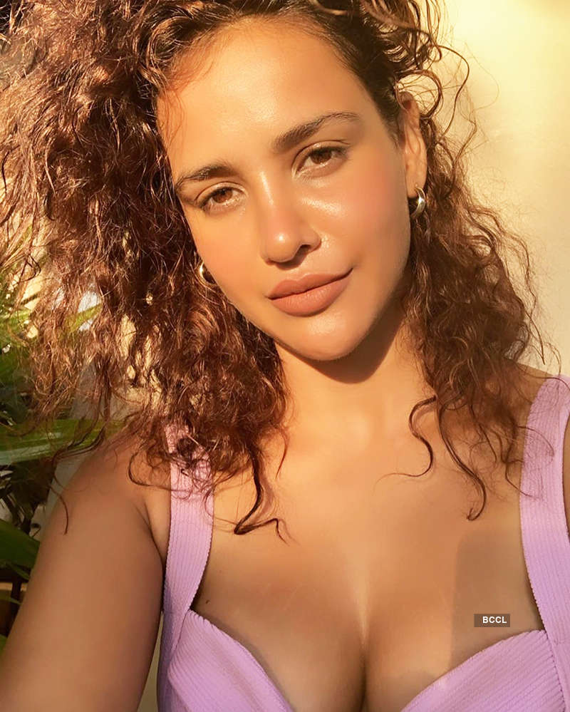 Aisha Sharma sets temperatures soaring with her new breathtaking pictures.