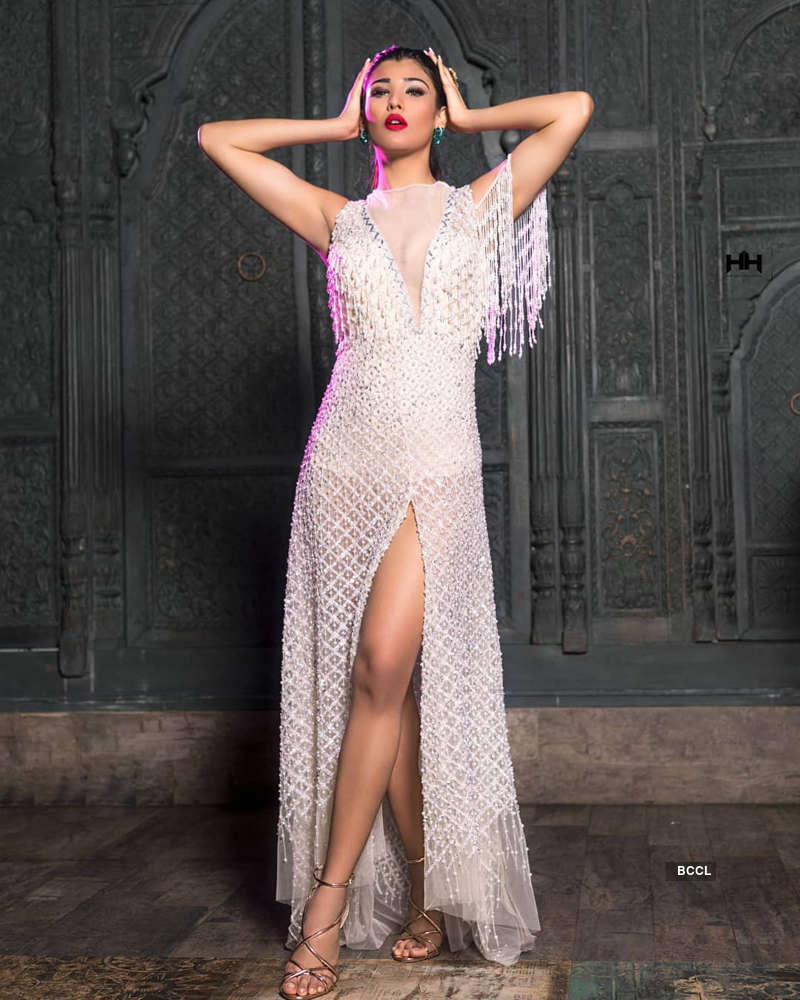These glamorous pictures of Nehal Chudasama are winning the internet