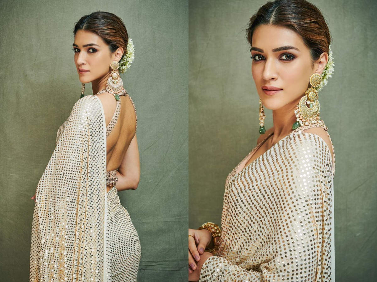 Kriti Sanons Sexy Back Blouse Is A Must Have For The Festive Season Times Of India