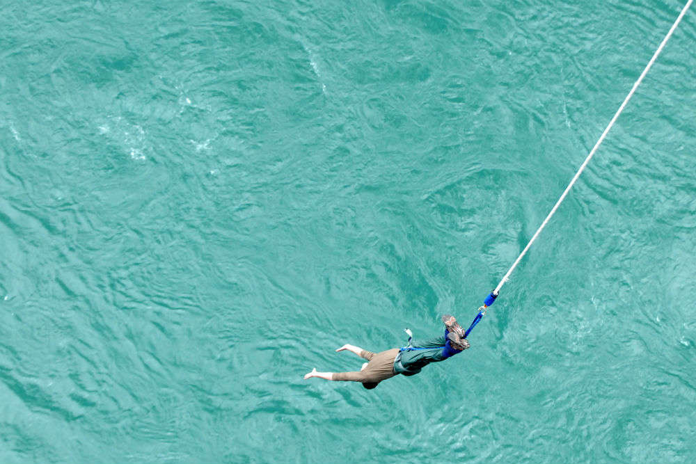 is bungee jumping safe