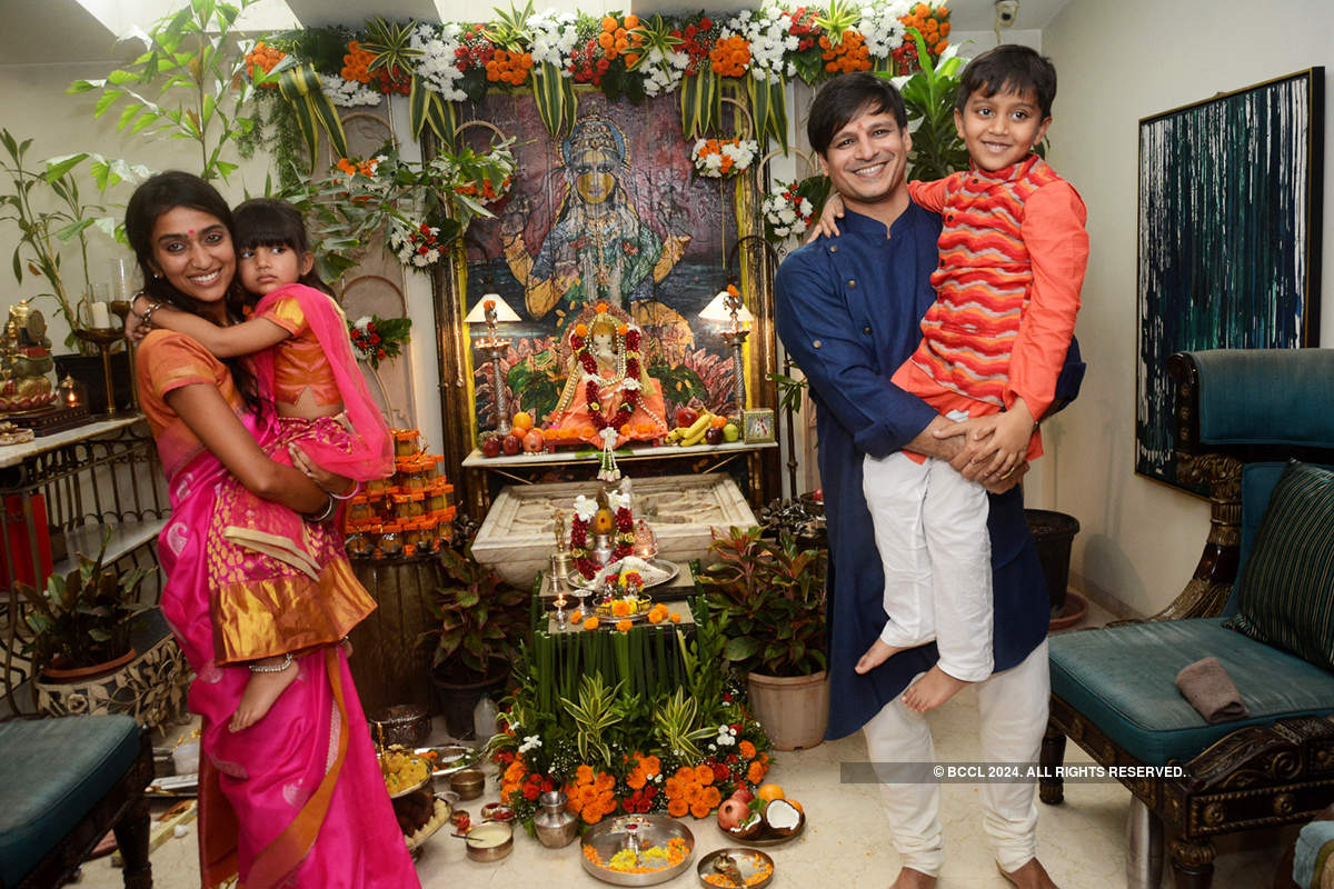 This is how Bollywood celebs welcomed Lord Ganesha