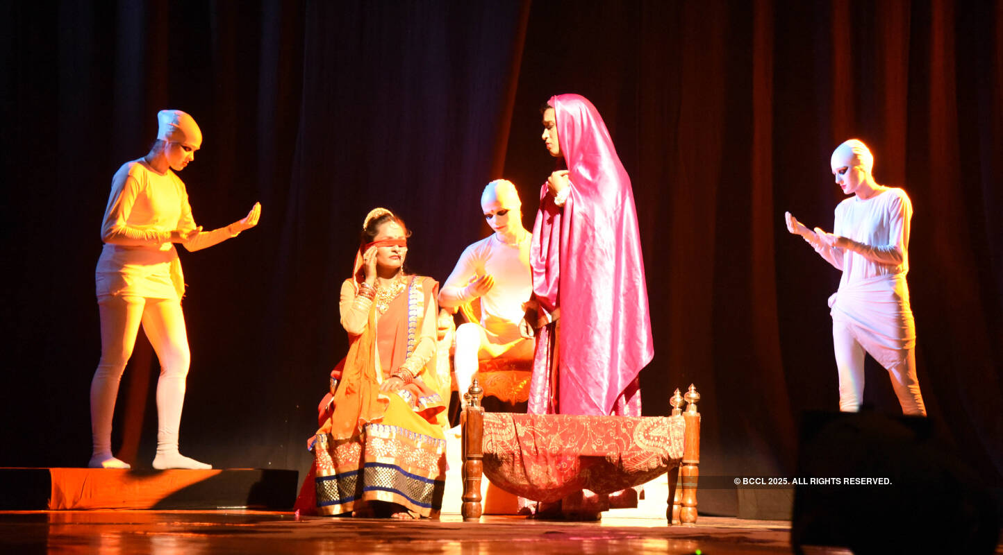 Komal Gandhar: A play
