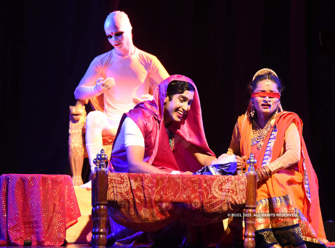 Komal Gandhar: A play