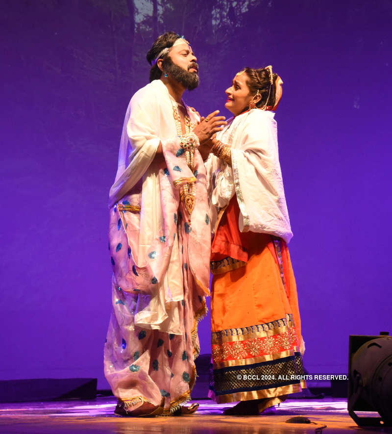 Komal Gandhar: A play