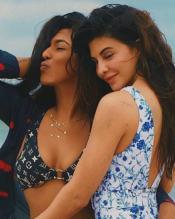 Jacqueline Fernandez turns pool baby as she paints Instagram blue in a stellar printed monokini, photos go viral
