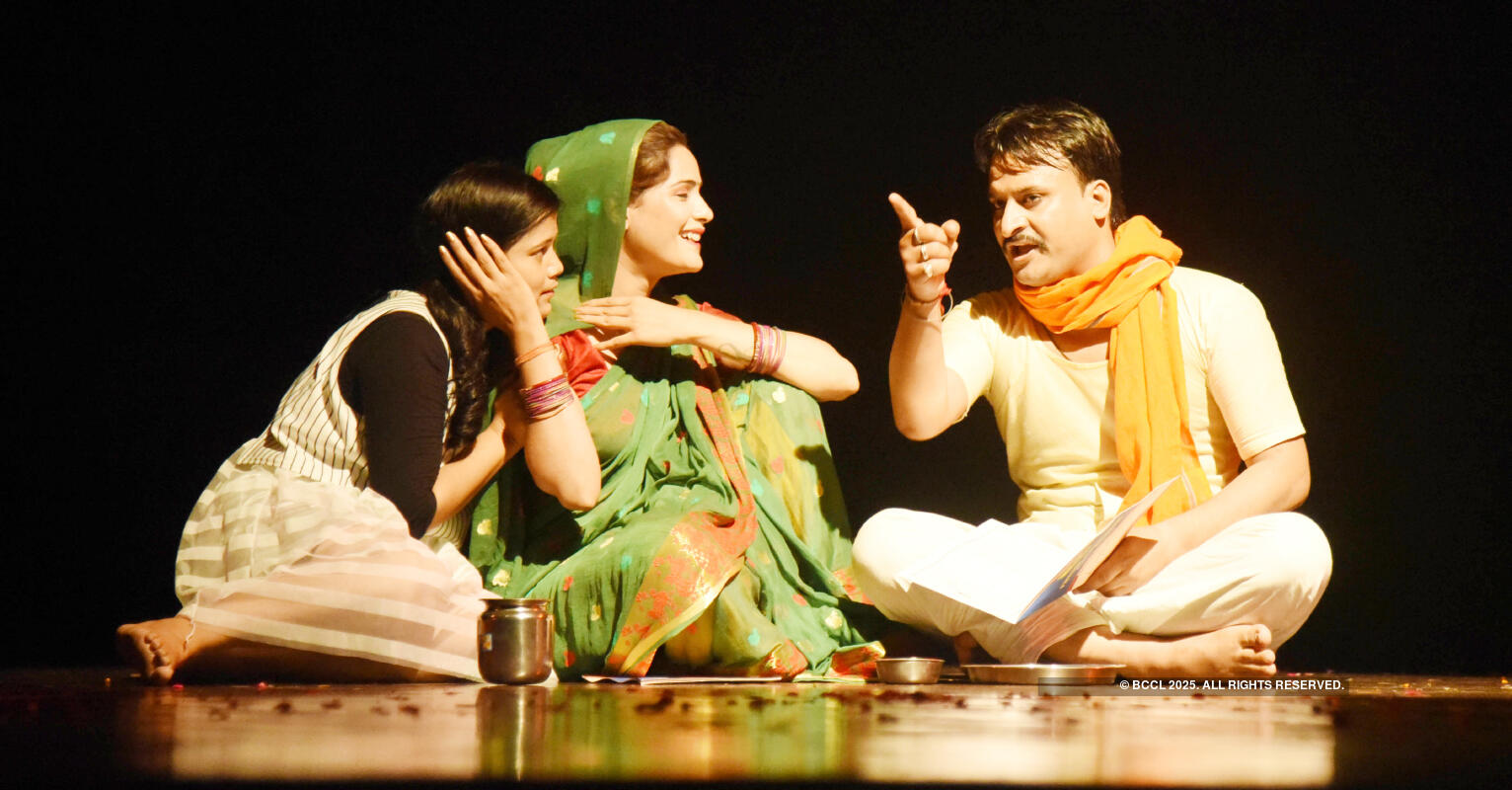 Main Bojh Nahi Bhawishya Hu: A play