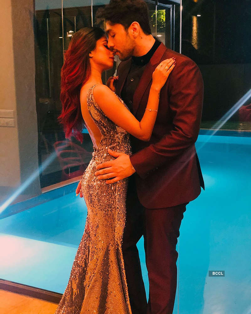 Glamorous pictures of Adhyayan Suman's ex-girlfriend Maera Mishra go viral