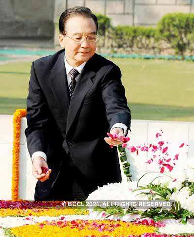 Wen Jiabao's visit to Rajghat