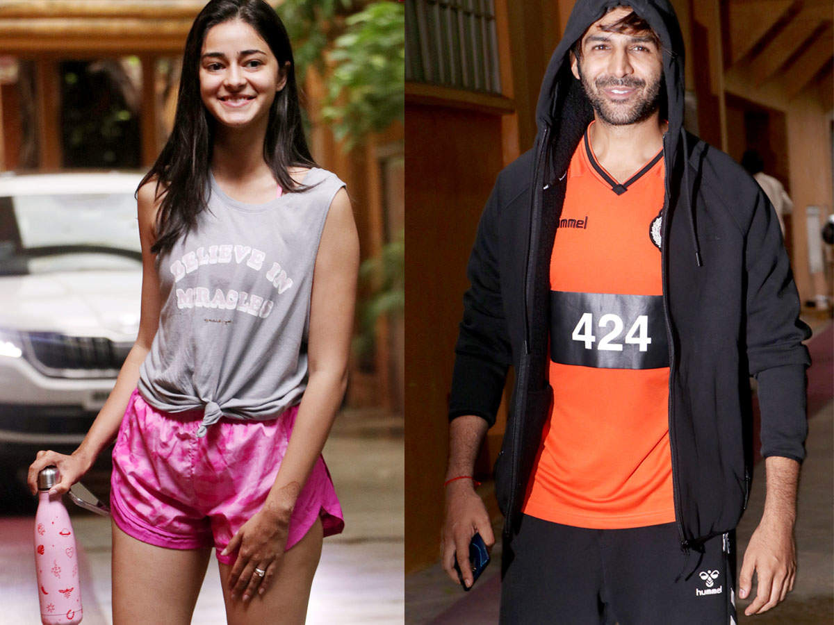 ​Spotted: Ananya Panday shows off her sparkly ring post dance rehearsals with Kartik Aaryan