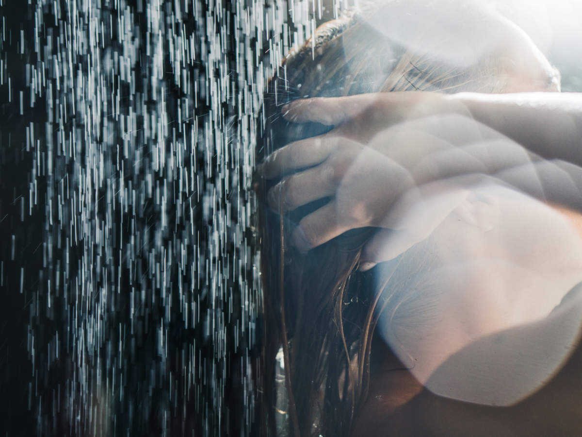 Here is why you need to rethink your decision to wash your hair at night |  The Times of India