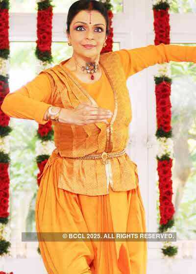 Anita Ratnam performs