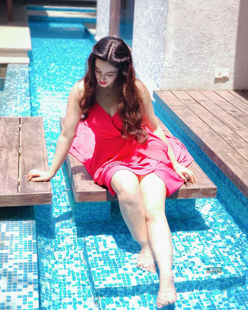 Glamorous pictures of Nepali beauty Aditi Budhathoki are too good to miss!