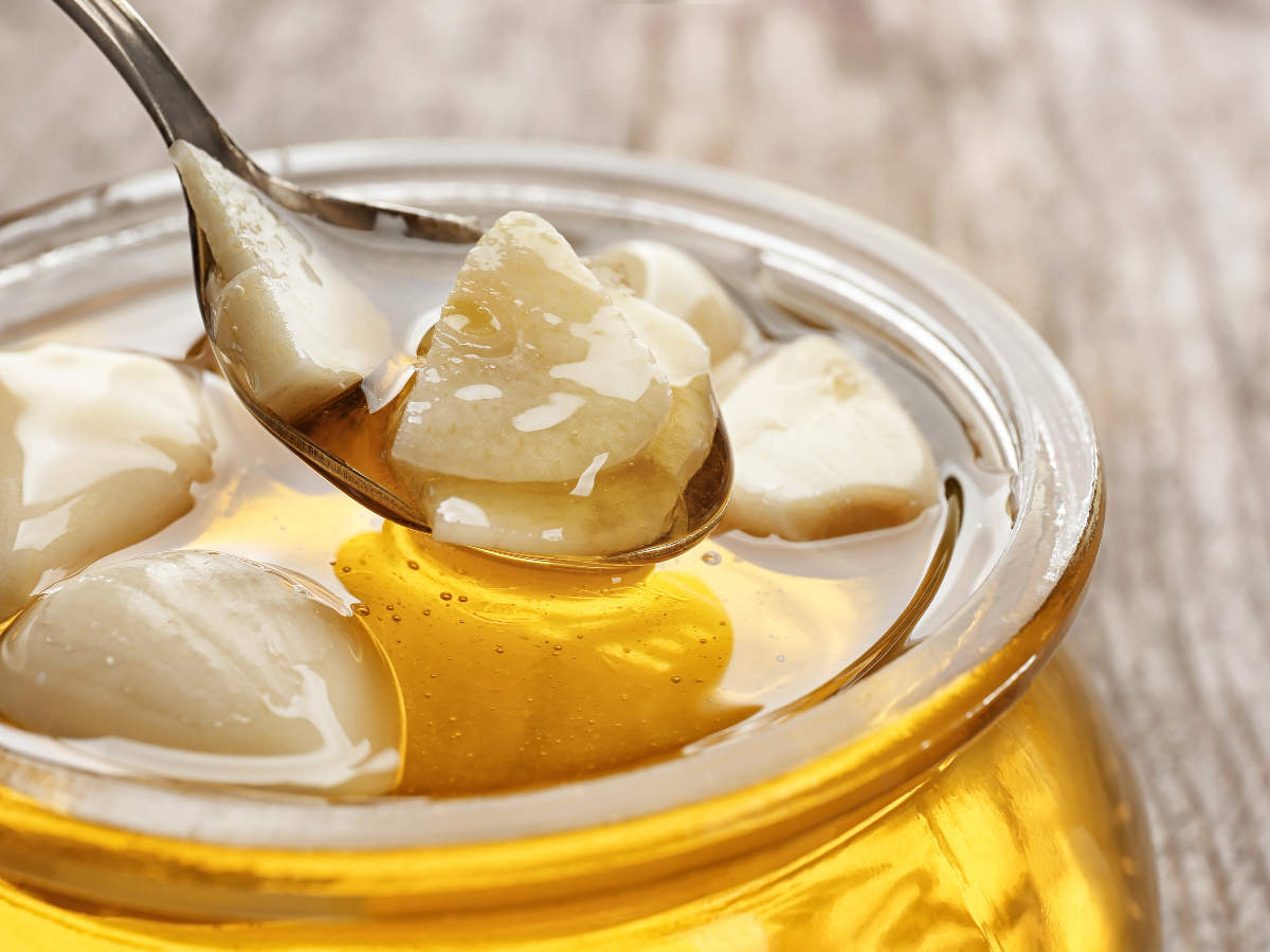 Raw garlic and honey can be a magical drink for weight loss The