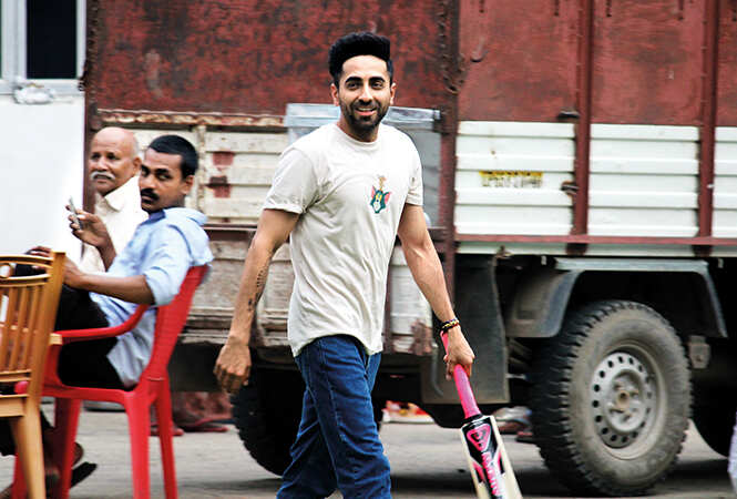 Wincreator.com news: Ayushmann Khurrana gets sporty in Varanasi