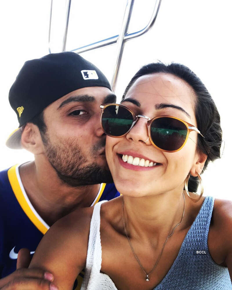 Prateik Babbar and Sanya Sagar's pictures