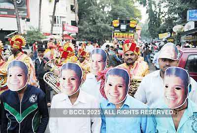 Fan's procession: Sachin's 50th Century