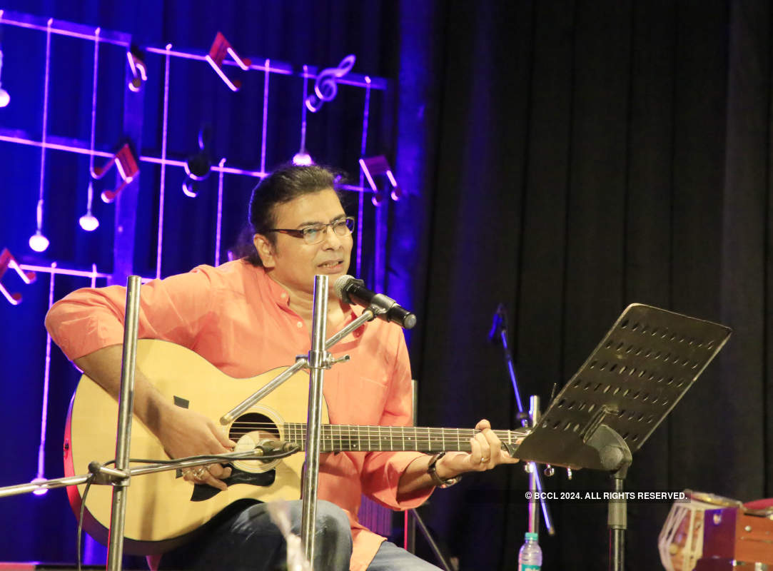 Lopamudra Mitra hosts a musical event 'Natun Gaaner Pabboni'