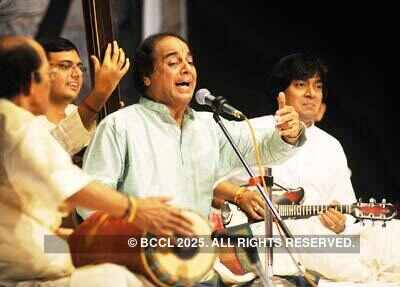 Seshagopalan & Mandolin perform