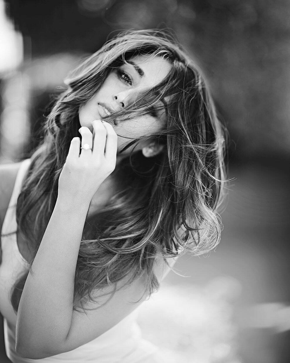 ileana_official_68926809_1425725210914945_6210098754780361635_n