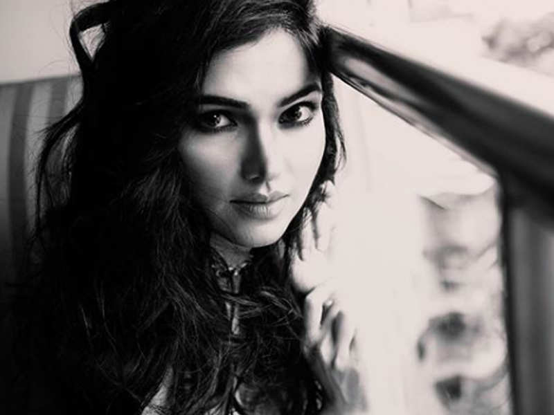 Trupti Toradmal Shares Some Food For Thought With Her Latest Monochrome Picture