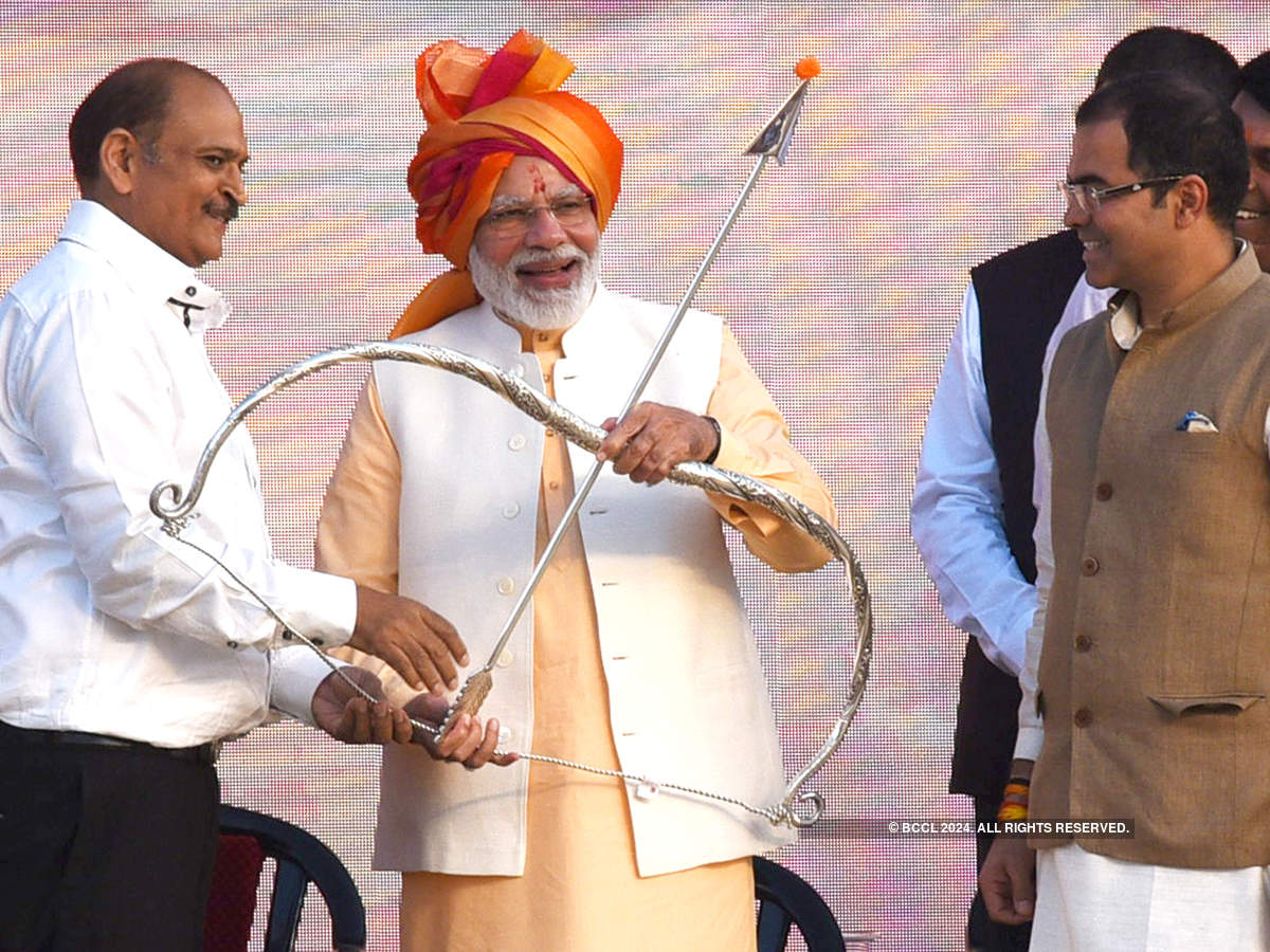 These 40 pictures will show how PM Narendra Modi celebrated Dussehra
