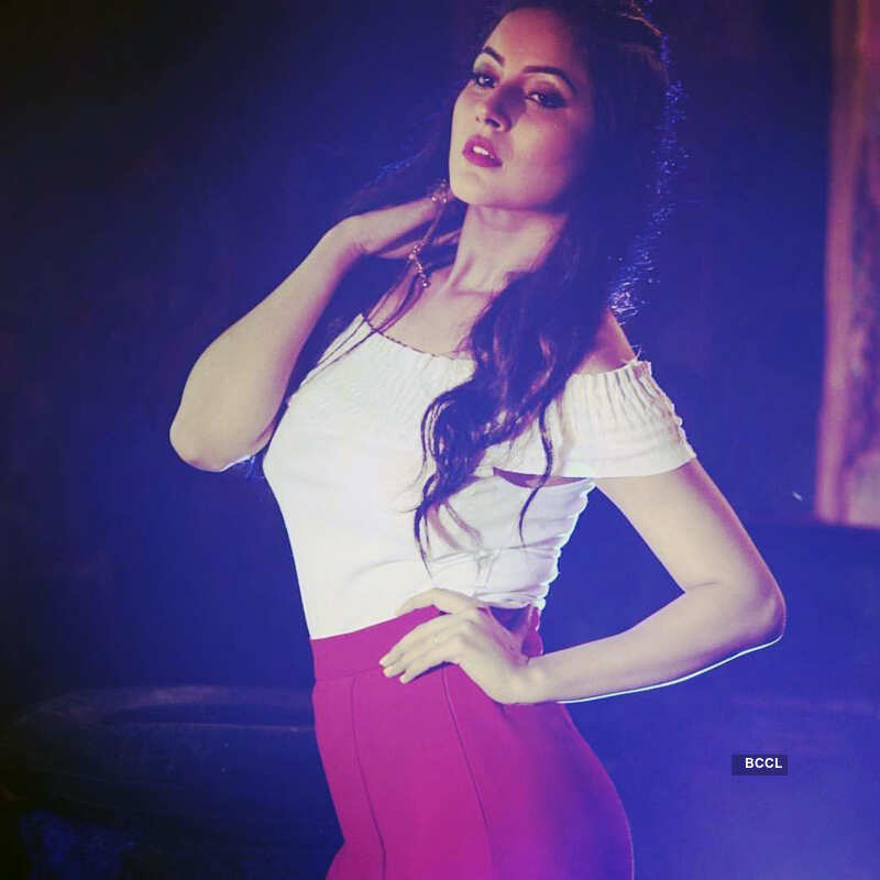 Glamorous pictures of former Bigg Boss 13 contestant Shehnaaz Gill you simply canโt miss! Glamorous pictures of former Bigg Boss 13 contestant Shehnaaz Gill you simply canโt miss!