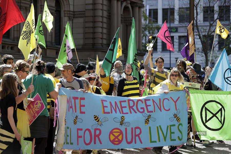 Climate change activists stage protest in Sydney and London