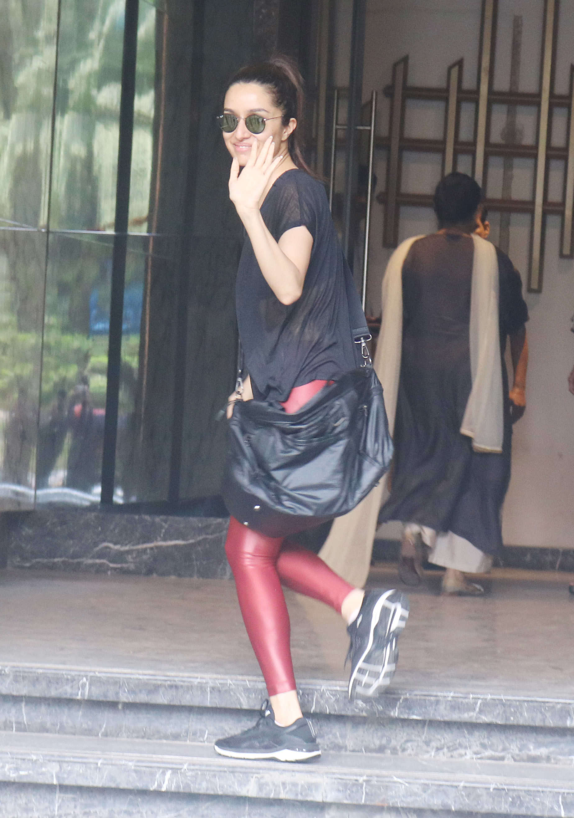 PHOTOS: Shraddha Kapoor is all smiles as she gets papped outside the ...