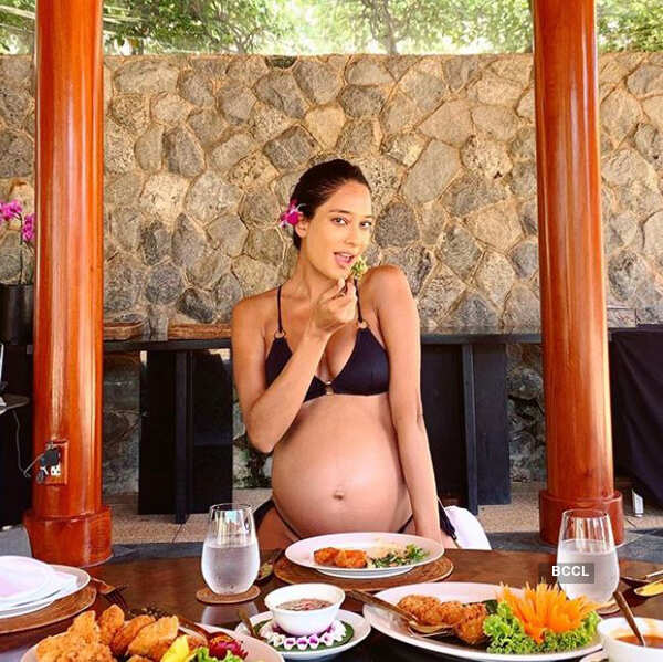 Pregnant Lisa Haydon shares &lsquo;last bump photo&rsquo; in black bikini