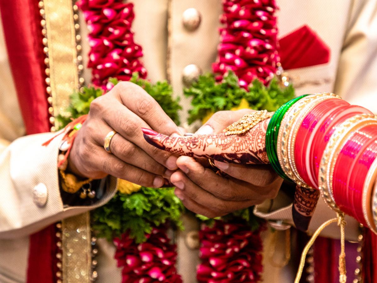 Marriage vs. live-in relationship: Two different approaches to exploring  love and companionship - Times of India