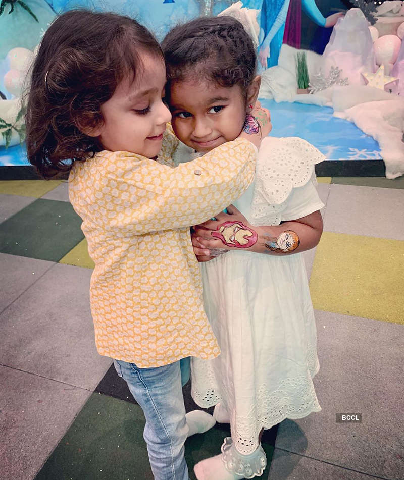 Inside pictures from Sunny Leone's daughter Nisha's frozen-themed birthday celebrations