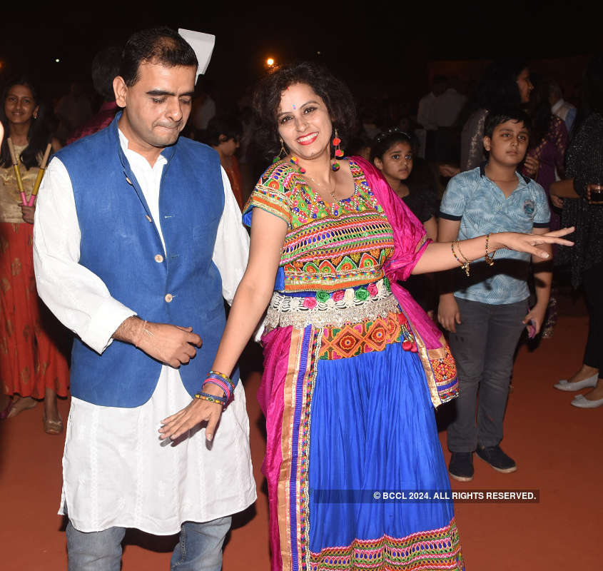 Lucknowites have a gala time at the Dussehra and Dandiya party